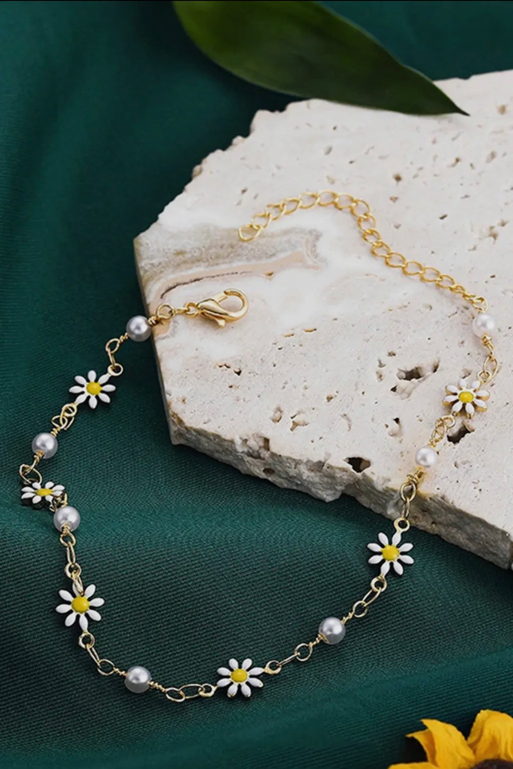 Daisy Pearl Anklet Set